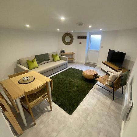 Quaint Central Basement Apartment Hereford Exteriör bild