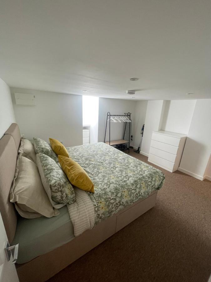 Quaint Central Basement Apartment Hereford Exteriör bild